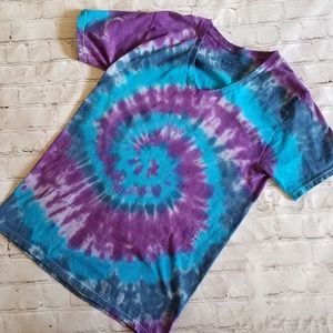 Purple, Navy & Turquoise Spiral Tie Dye V-neck Tee